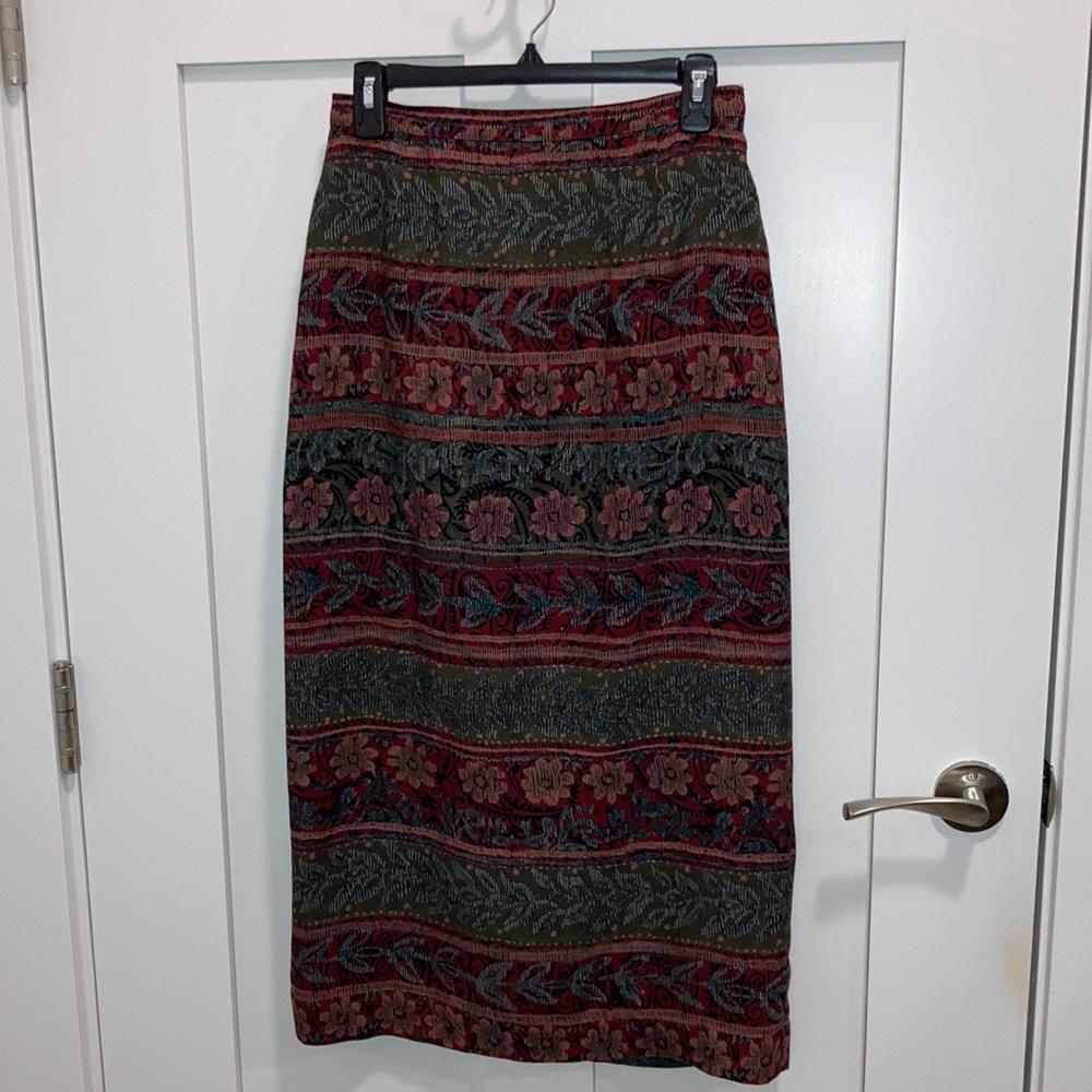 Women’s long skirt. Multicolored. Rena Rowan.